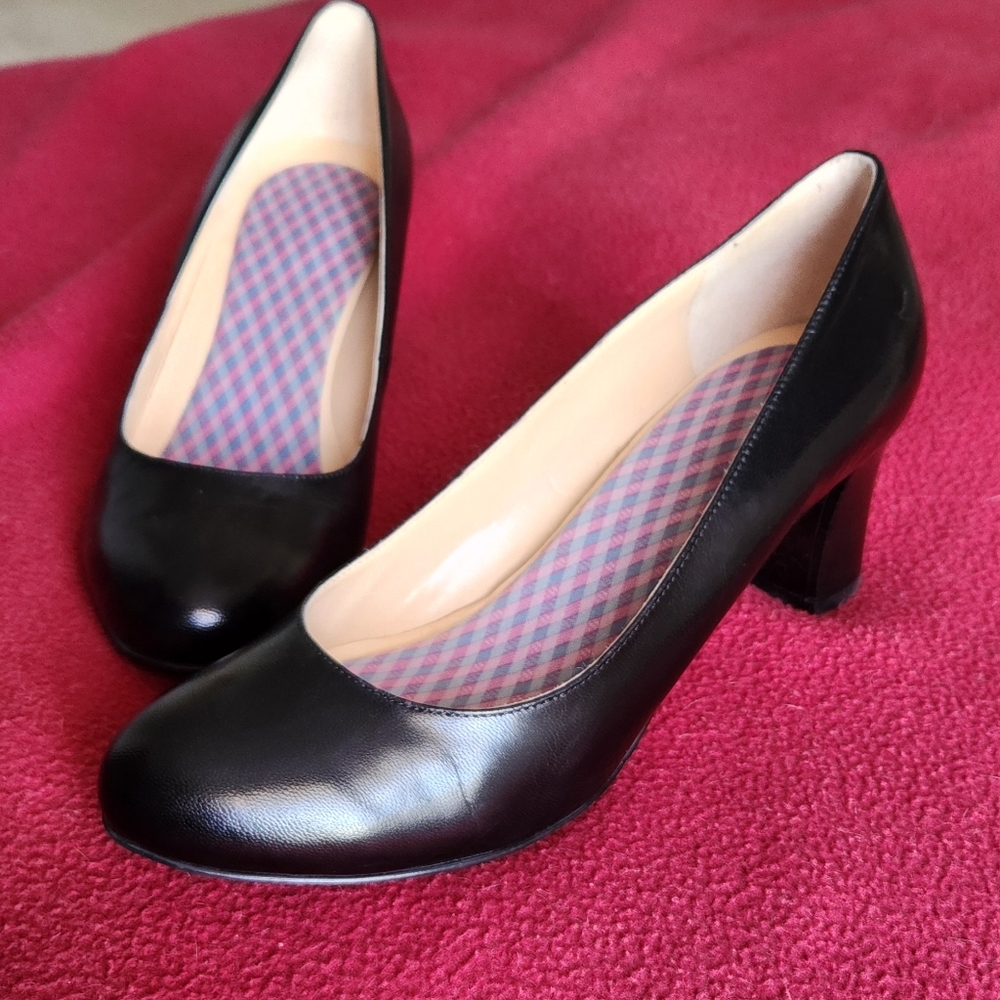 Cole Haan Black Leather Pumps - 8.5